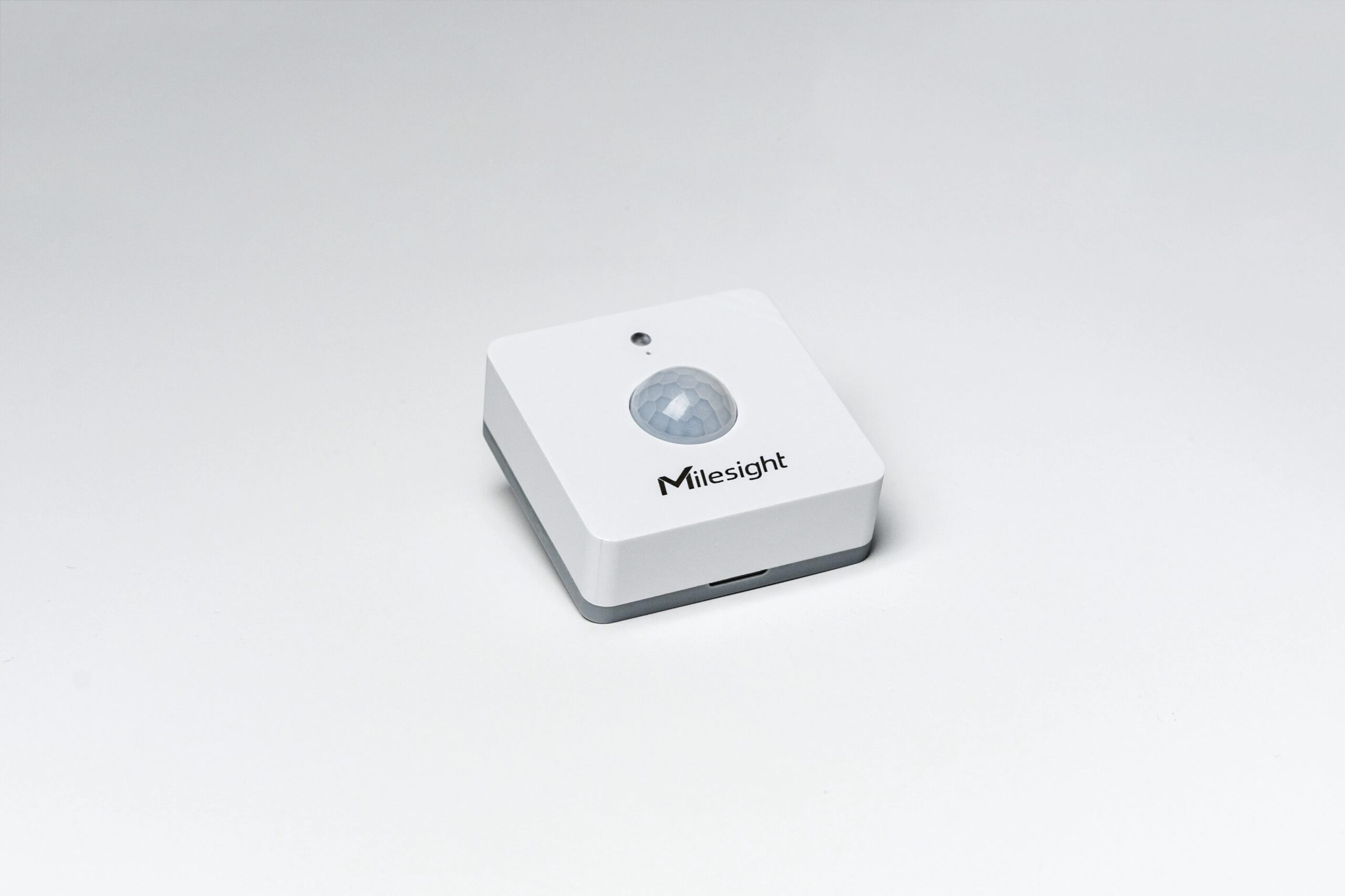 MILESIGHT PRESCENCE, MOTION AND LIGHT SENSOR - Image 2