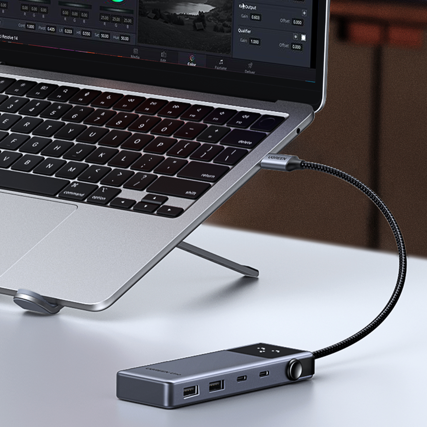 100W PD and 10Gbps USB Ports – Grey (CM888-35998) – product image